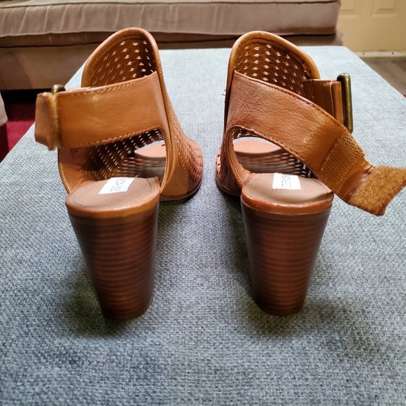 Steve Madden | Leather High heel Nimbble Peep Toe Sandals - Picture 3 of 6